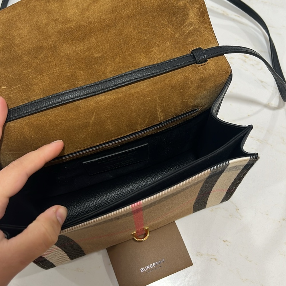 Brand new Burberry bag - Picture 9 of 9